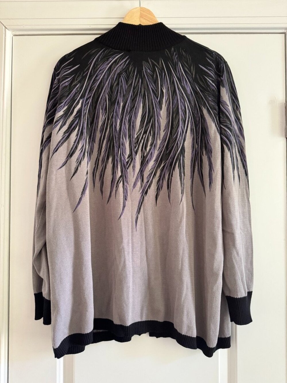 Bob Mackie Wearable Art Feather Print Zip Cardigan Sweater Size 1X - Picture 6 of 6